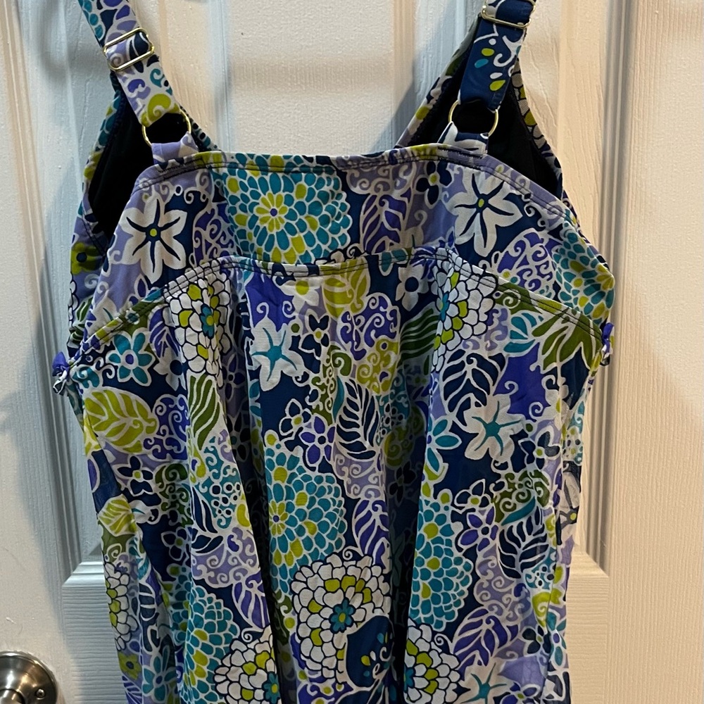 A Shore Fit Floral Swimsuit in Blue and Green Flowy Skirt Adj Straps Size 16 - Picture 4 of 7